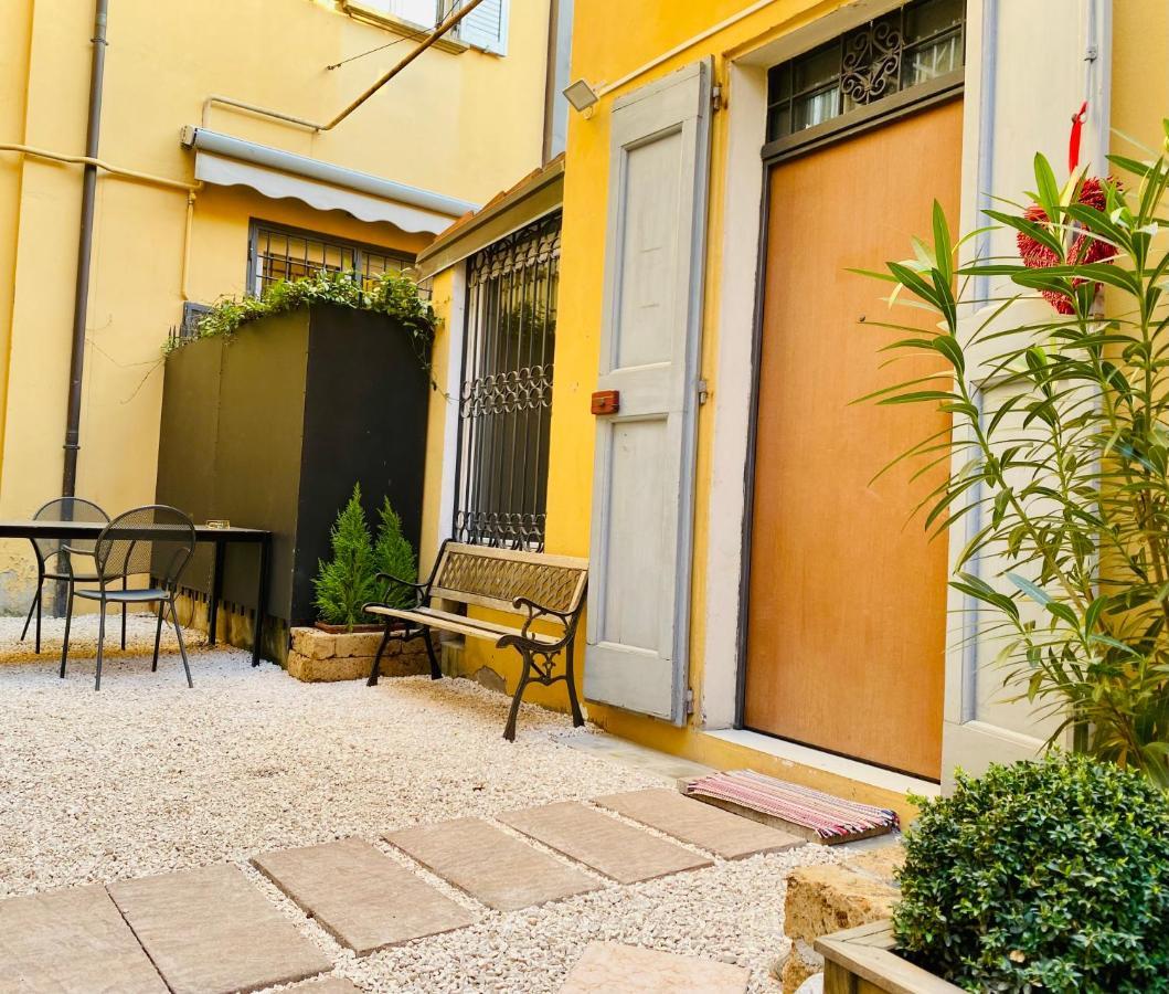 Gamberini House - Private Garden Apartman Bologna Kültér fotó